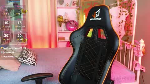 Mizuki online show from 03-10-25, 01:43