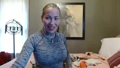 MizXtrix online show from 10-27-25, 07:07