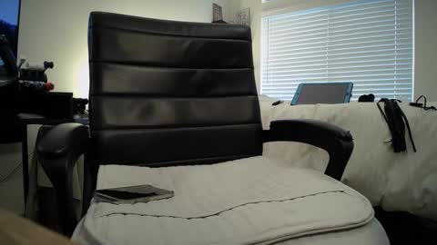 Snapshot of mja30 chatting on 09-29-25, 10:03 Joshua Oaks online show from 09-29-25, 10:03