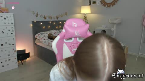 mj  online show from 12-20-24, 08:34