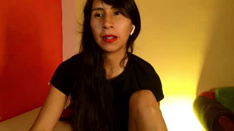 Snapshot of mli739709 chatting on 02-04-25, 05:53 MoonLipson online show from 02-04-25, 05:53