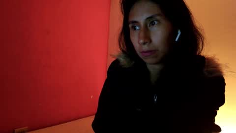 Snapshot of mli739709 chatting on 02-06-25, 08:07 MoonLipson online show from 02-06-25, 08:07