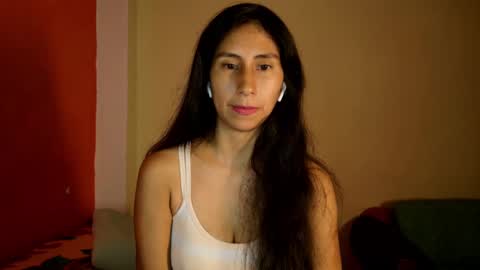 Snapshot of mli739709 chatting on 02-19-25, 12:33 MoonLipson online show from 02-19-25, 12:33