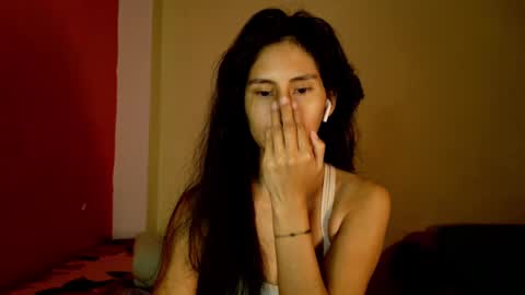 Snapshot of mli739709 chatting on 02-19-25, 03:38 MoonLipson online show from 02-19-25, 03:38