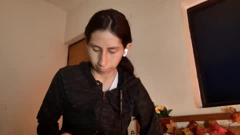 Snapshot of mli739709 chatting on 09-22-25, 04:58 MoonLipson online show from 09-22-25, 04:58