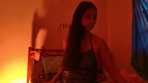 Snapshot of mli739709 chatting on 11-05-25, 10:10 MoonLipson online show from 11-05-25, 10:10