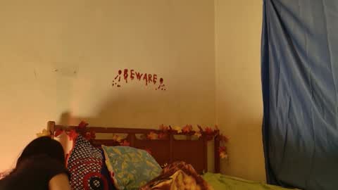 Snapshot of mli739709 chatting on 11-20-25, 12:44 MoonLipson online show from 11-20-25, 12:44