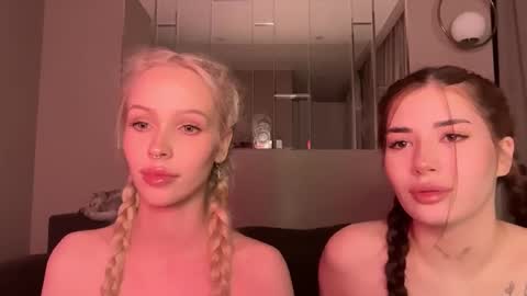 Snapshot of mmkakpoxyi22 chatting on 02-07-26, 10:46 alice and ray online show from 02-07-26, 10:46