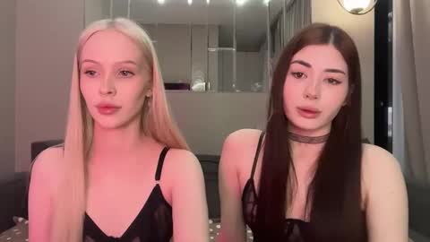 Snapshot of mmkakpoxyi22 chatting on 02-10-26, 02:59 alice and ray online show from 02-10-26, 02:59