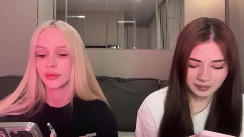 Snapshot of mmkakpoxyi22 chatting on 02-20-26, 09:26 alice and ray online show from 02-20-26, 09:26