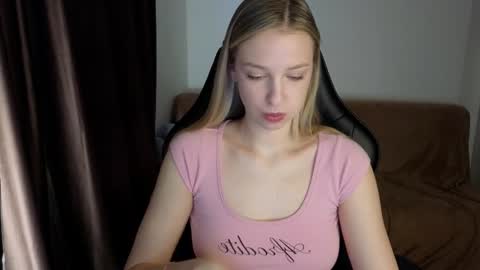 Lili online show from 12-15-24, 09:35