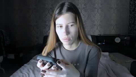 Lili online show from 11-13-25, 10:03