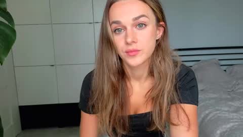 mmminnie online show from 10-24-25, 12:34