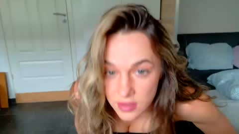 mmminnie online show from 06-02-26, 10:28