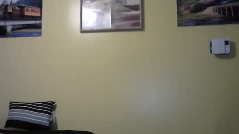 Snapshot of mmr45 chatting on 01-01-25, 11:51 mmr45 online show from 01-01-25, 11:51