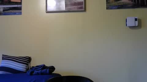 Snapshot of mmr45 chatting on 01-22-25, 10:15 mmr45 online show from 01-22-25, 10:15