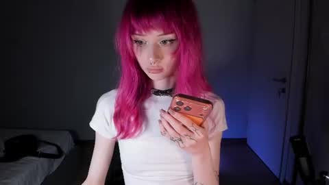 Snapshot of mnepohhh chatting on 06-15-26, 11:07 mnepohhh online show from 06-15-26, 11:07
