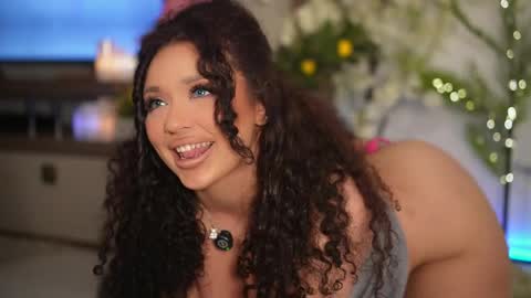 Snapshot of moan_4_you chatting on 05-19-26, 09:43 Ruxxx online show from 05-19-26, 09:43