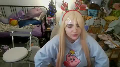 Snapshot of mochi_rainbow chatting on 12-18-25, 06:52 The Mochi Rainbow Variety Show online show from 12-18-25, 06:52