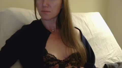 Snapshot of modesta1413 chatting on 12-19-25, 10:39 Aurora online show from 12-19-25, 10:39