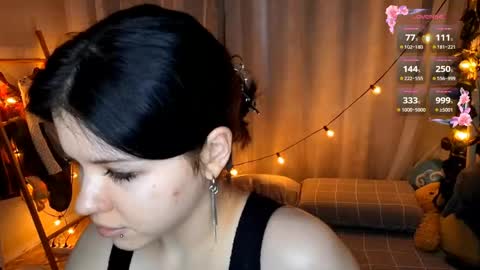 Snapshot of modestfein chatting on 06-08-26, 01:39 bunnymeow online show from 06-08-26, 01:39