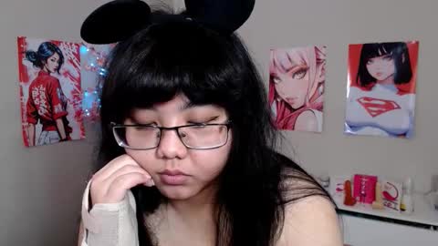 Molly online show from 11-25-25, 04:12