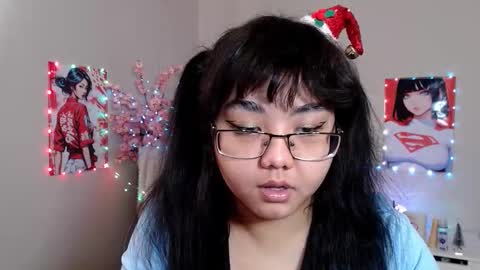 Molly online show from 12-22-25, 04:31