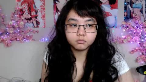 Snapshot of moertomlly chatting on 05-23-26, 05:12 Molly online show from 05-23-26, 05:12