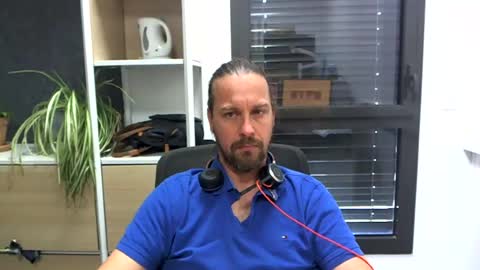 Julien online show from 06-19-26, 01:26