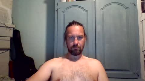 Julien online show from 06-25-26, 08:19