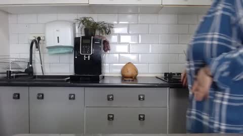 erika online show from 02-07-25, 11:56