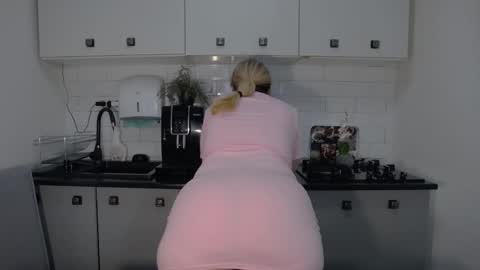 erika online show from 09-14-25, 06:45