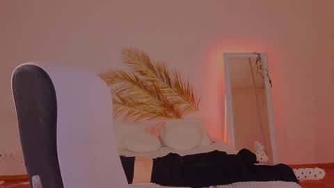 Molly online show from 12-09-24, 12:01