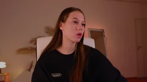 Molly online show from 12-20-24, 09:50