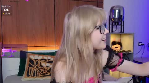 moliqin online show from 05-02-26, 07:24