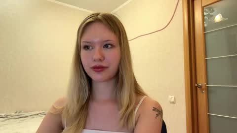 Snapshot of mollieadamek chatting on 05-02-26, 03:28 Lisa online show from 05-02-26, 03:28