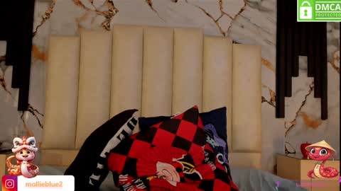 Hey Guys  Im Mollie online show from 01-31-25, 09:48