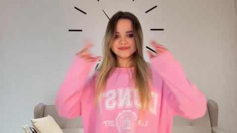 Snapshot of molliedeases chatting on 10-28-25, 06:21 Kate online show from 10-28-25, 06:21