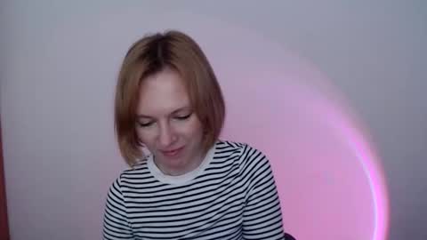 Snapshot of mollilove chatting on 05-14-26, 10:00 mollilove online show from 05-14-26, 10:00
