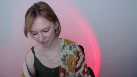 Snapshot of mollilove chatting on 05-16-26, 07:05 mollilove online show from 05-16-26, 07:05