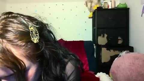 Molly Bee online show from 05-28-26, 02:53