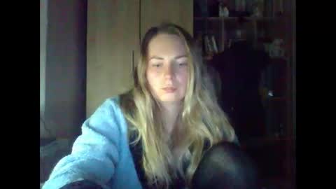 Snapshot of molly971345 chatting on 03-14-26, 06:46 molly971345 online show from 03-14-26, 06:46