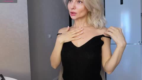 Molly online show from 04-30-26, 02:51
