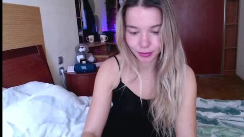 Molly online show from 04-24-26, 07:33