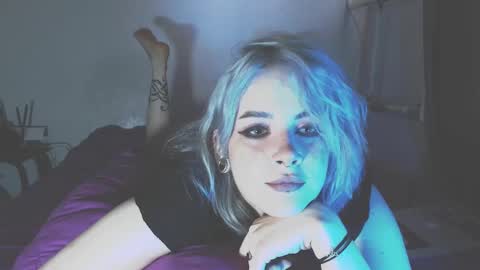 Snapshot of molly_crow chatting on 12-05-24, 05:15 Molly Crow online show from 12-05-24, 05:15