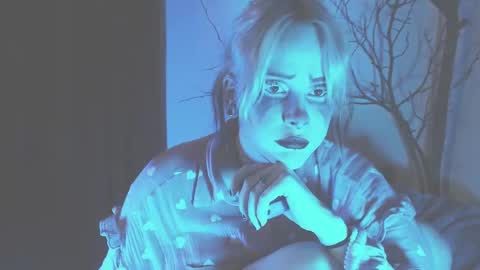 Snapshot of molly_crow chatting on 01-14-25, 12:43 Molly Crow online show from 01-14-25, 12:43