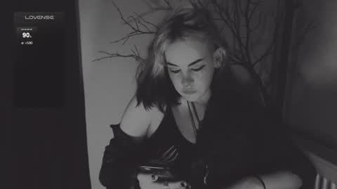 Snapshot of molly_crow chatting on 01-18-25, 07:58 Molly Crow online show from 01-18-25, 07:58