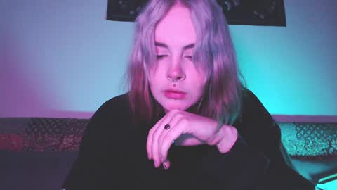 Snapshot of molly_crow chatting on 02-07-25, 10:41 Molly Crow online show from 02-07-25, 10:41