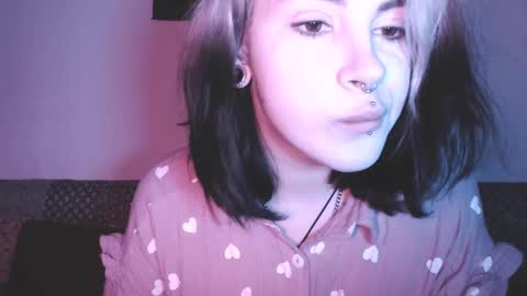 Snapshot of molly_crow chatting on 02-20-25, 12:52 Molly Crow online show from 02-20-25, 12:52