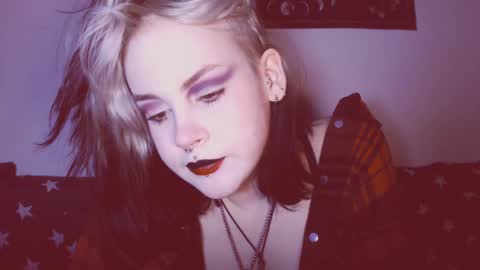 Snapshot of molly_crow chatting on 03-04-25, 11:32 Molly Crow online show from 03-04-25, 11:32